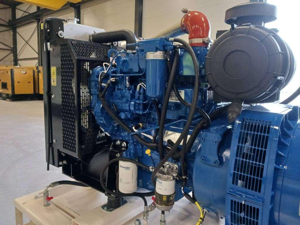 FG Wilson P110-3 - 110 kVA Open Genset - DPX-16008-O Photo 10