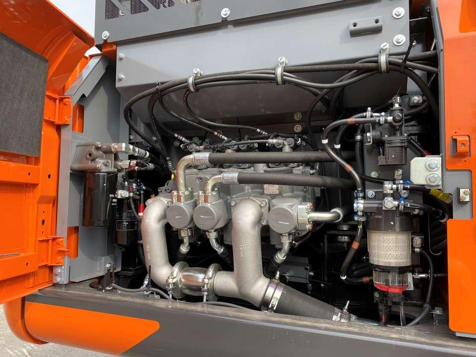 Hitachi ZX350LCN-7 Photo 17