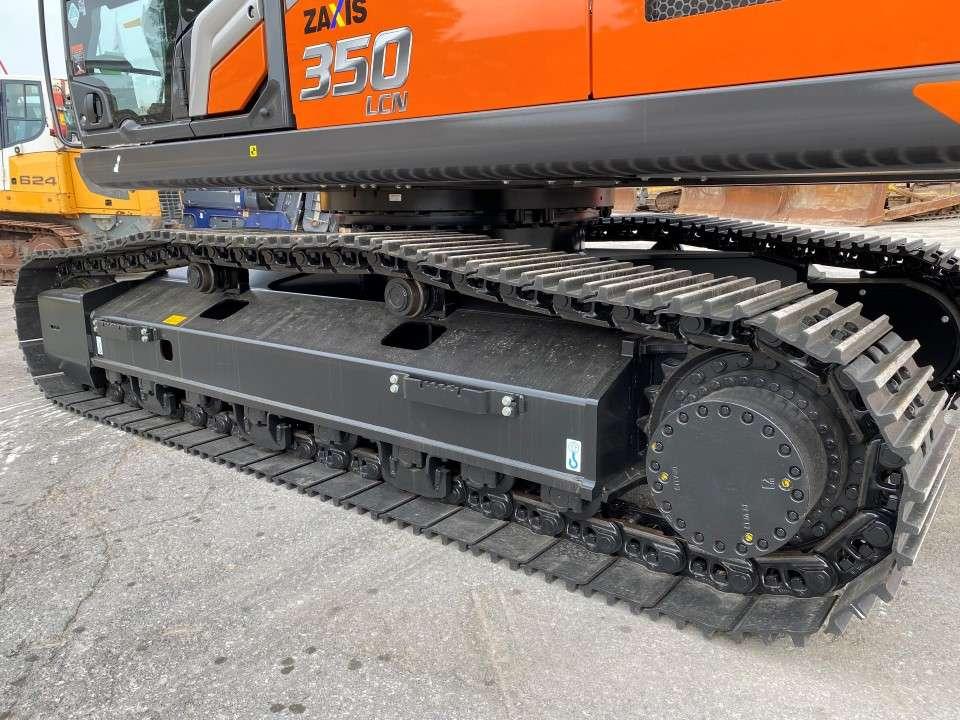 Hitachi ZX350LCN-7 Photo 4