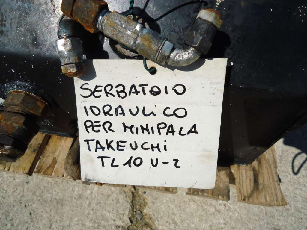 Oil tank for Takeuchi TL10 V-2 Photo 2