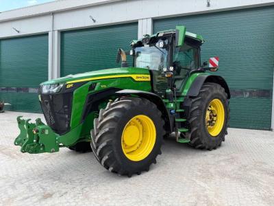 John Deere 8R 370 sold by JN Machines BV
