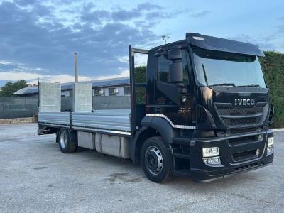 Iveco Stralis 330 Photo 1