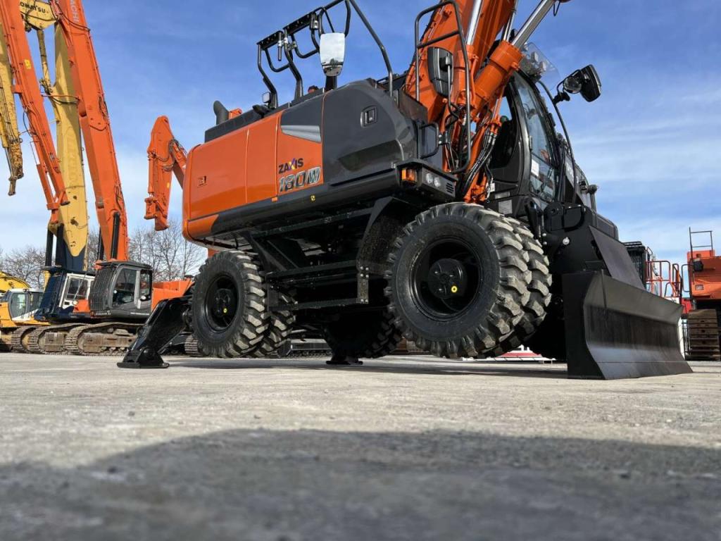 Hitachi ZX180W-7 - Wheel excavator for sale in Cuneo by Massucco T