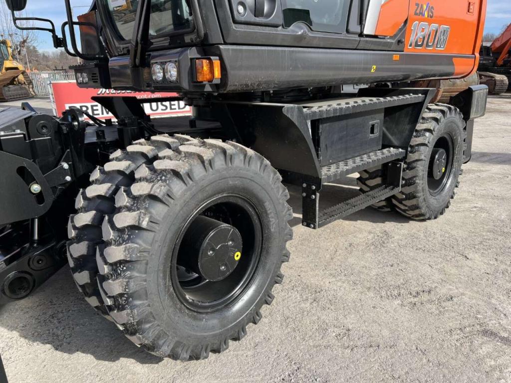 Hitachi ZX180W-7 Photo 4