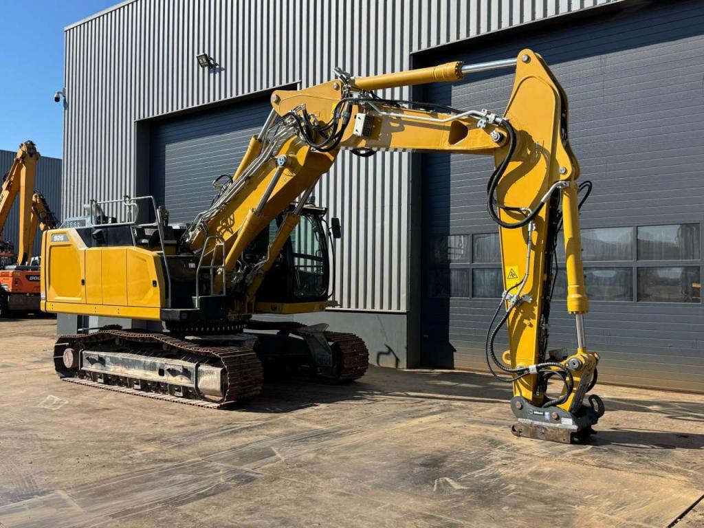 Liebherr R926NLC Photo 7