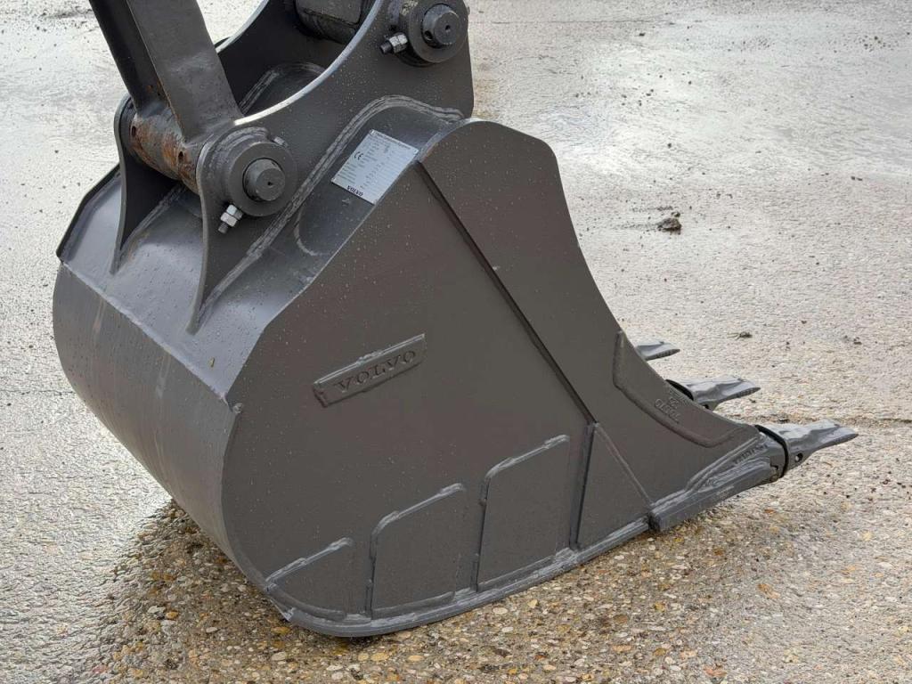 Volvo EC230F-LR Photo 11