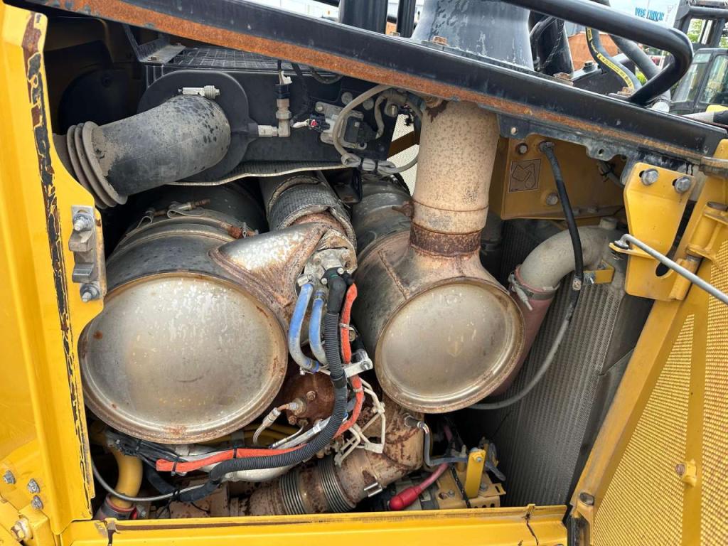 Caterpillar D6 LGP Photo 16