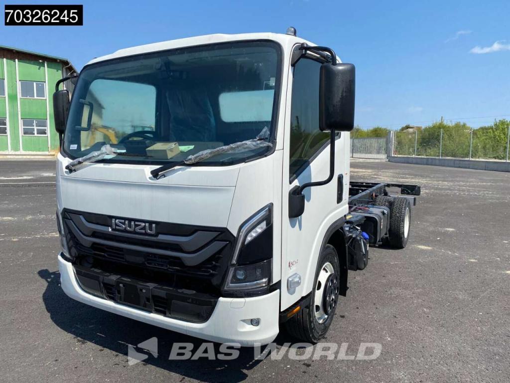 Isuzu M30 5.2 4X2 Photo 2