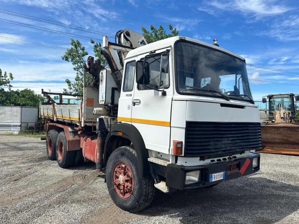 Fiat Iveco 330 26 Photo 1
