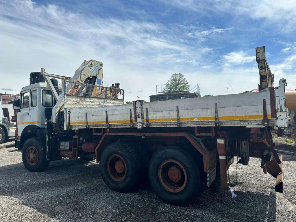 Fiat Iveco 330 26 Photo 10