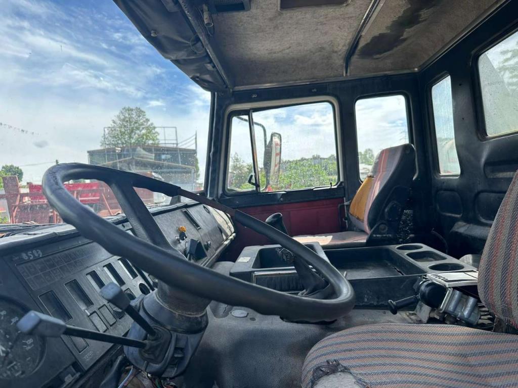 Fiat Iveco 330 26 Photo 4