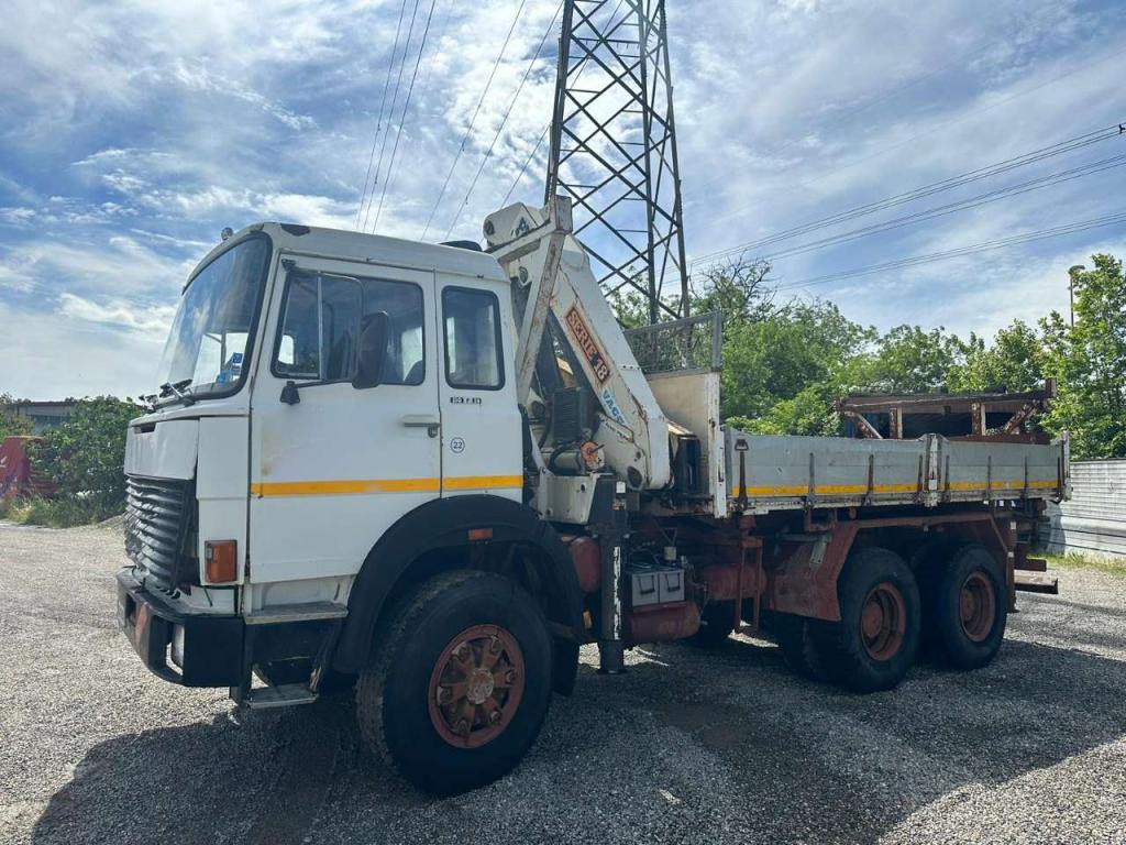 Fiat Iveco 330 26 Photo 9