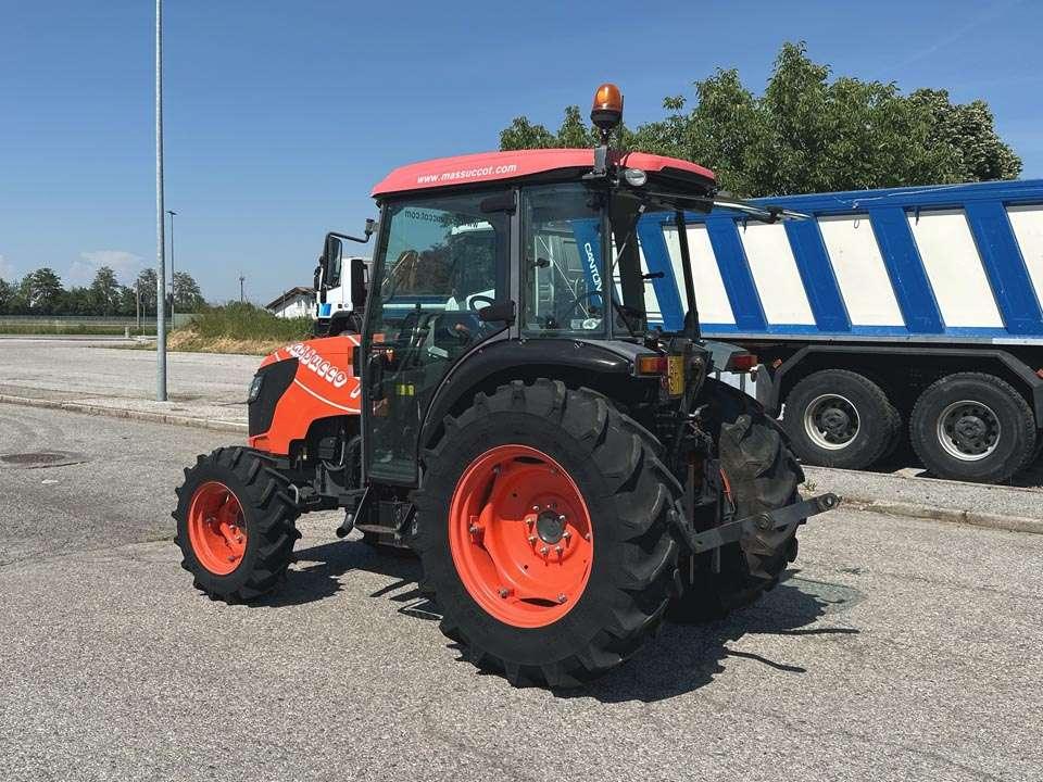 Kubota M8540 4x4 Photo 3