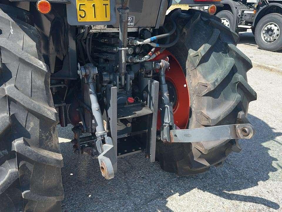 Kubota M8540 4x4 Photo 8