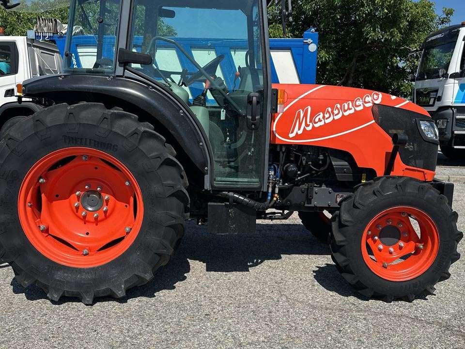 Kubota M8540 4x4 Photo 9