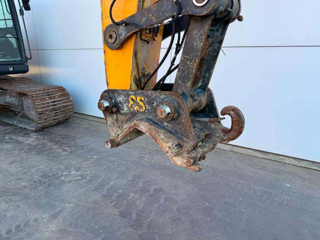 Hyundai HX220L - 360° Camera / Automatic Greasing Photo 17
