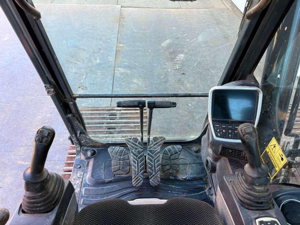 Hyundai HX220L - 360° Camera / Automatic Greasing Photo 9