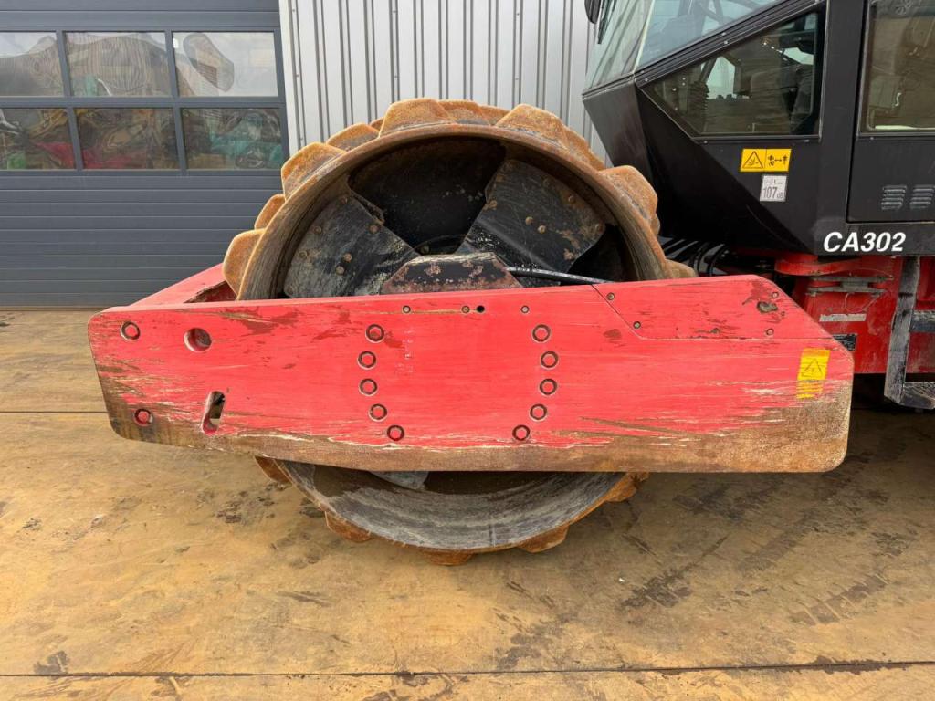 Dynapac CA302PD (13.6t) Photo 12
