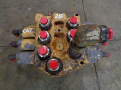 Hydraulic distributor for Caterpillar 928 F sold by PRV Ricambi Srl