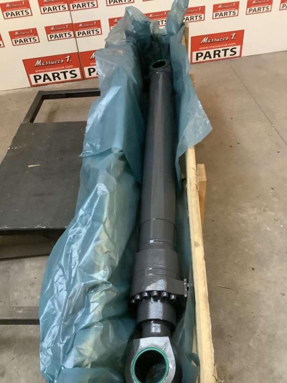 Lifting piston for Case WX168 Photo 1