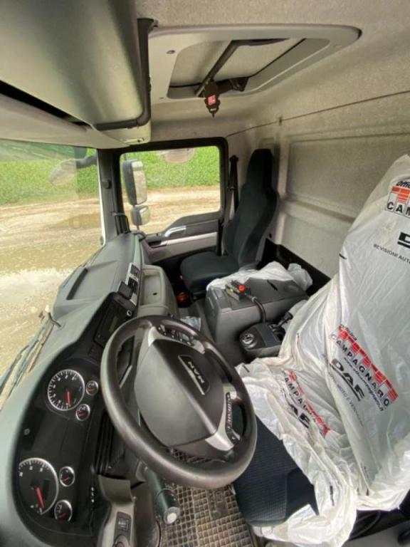 Man Hook lifts truck Photo 9