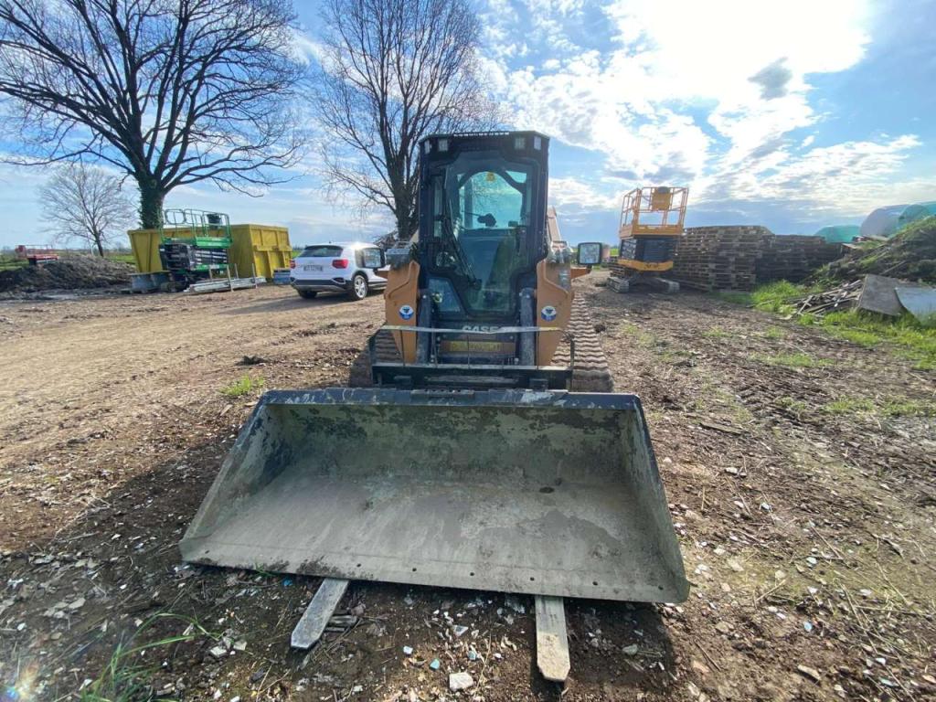 Case TV450B Photo 2