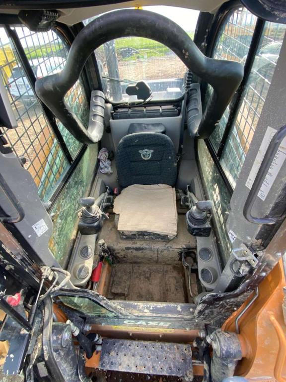 Case TV450B Photo 3