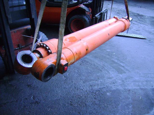 Lifting piston for Fiat Hitachi EX 215 Photo 1