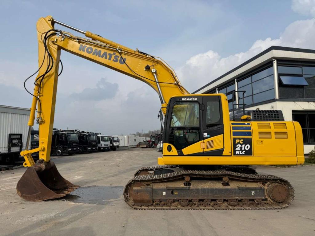Komatsu PC210 NLC-11 Photo 1