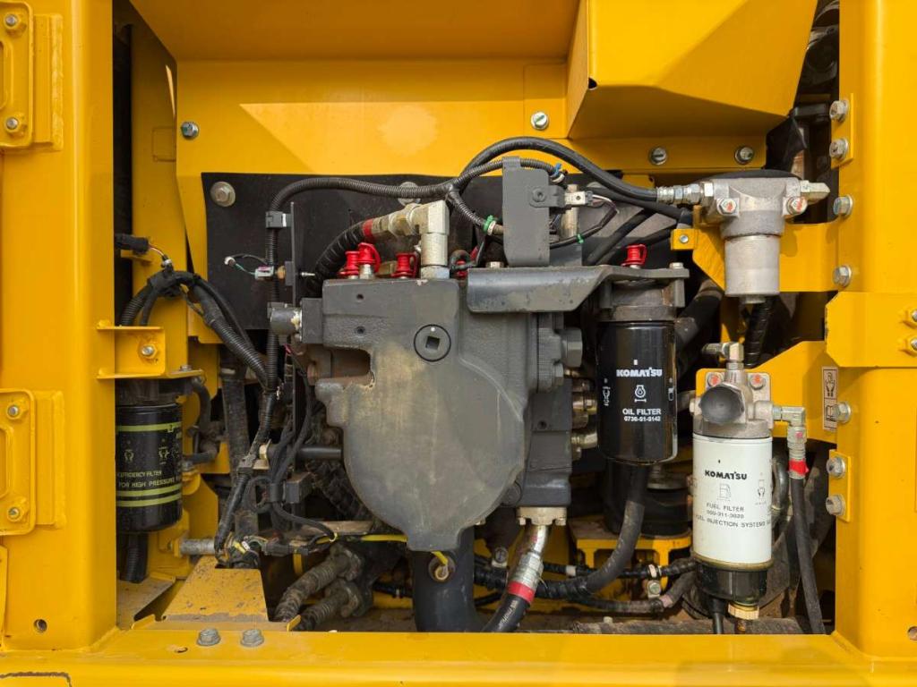 Komatsu PC210 NLC-11 Photo 12