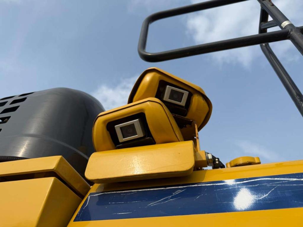 Komatsu PC210 NLC-11 Photo 15