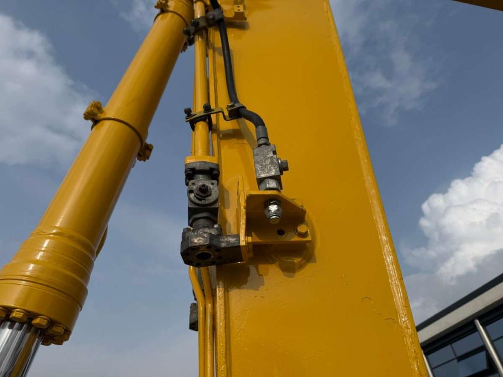 Komatsu PC210 NLC-11 Photo 9