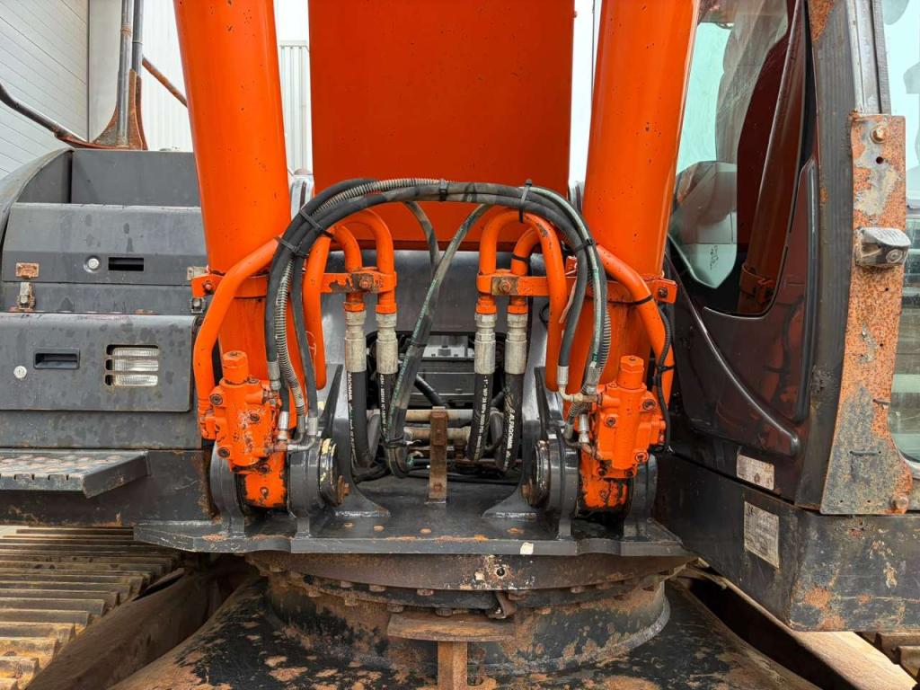 Hitachi ZX350LC-6 Photo 10