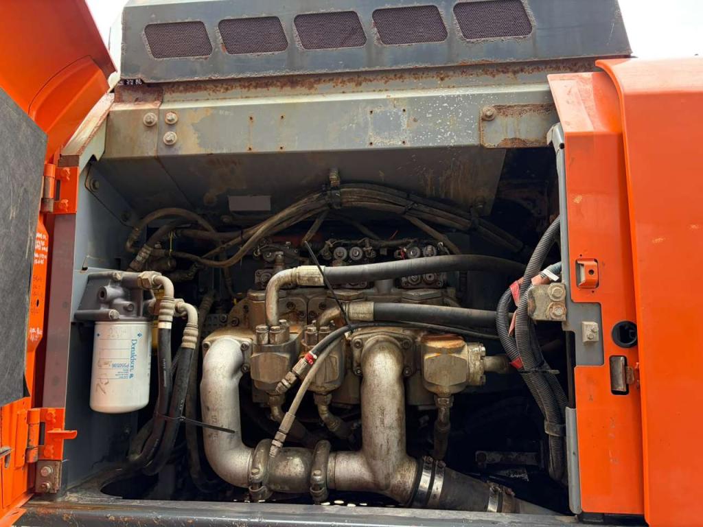 Hitachi ZX350LC-6 Photo 30
