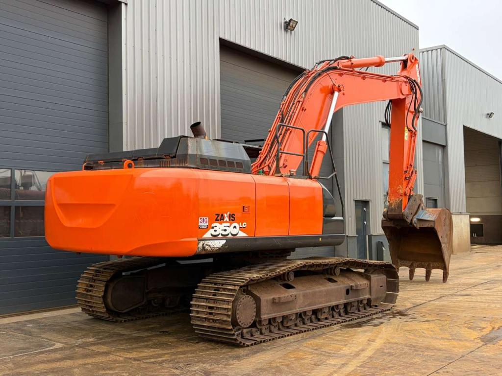 Hitachi ZX350LC-6 Photo 5