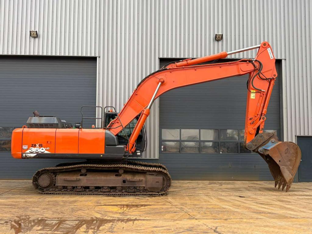 Hitachi ZX350LC-6 Photo 6