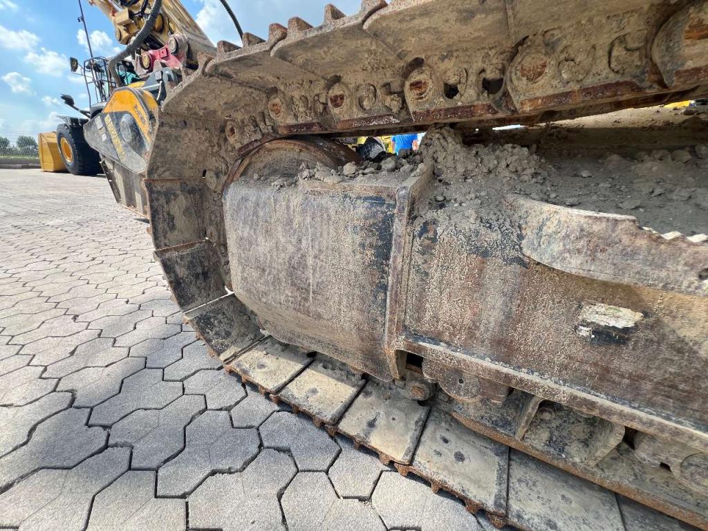 Komatsu PC230NHD-11E0 Photo 14