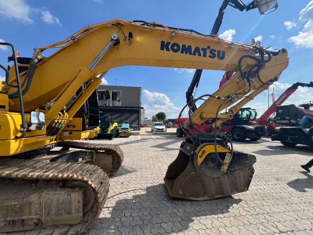Komatsu PC230NHD-11E0 Photo 22