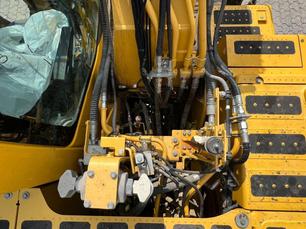 Komatsu PC230NHD-11E0 Photo 25