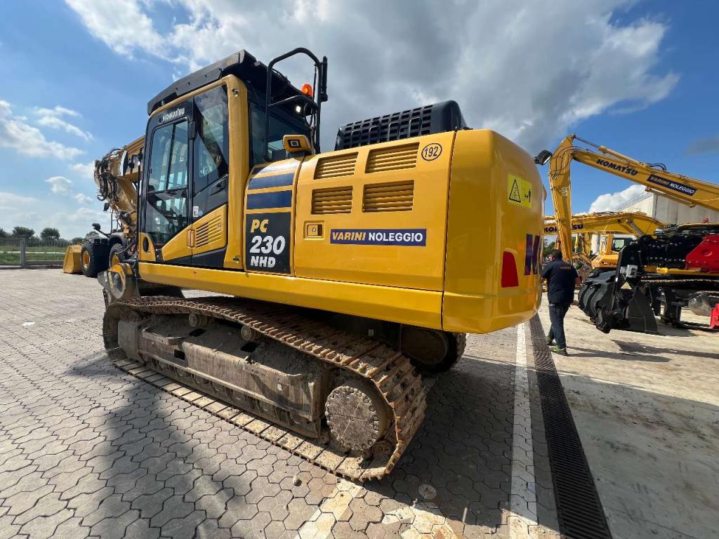 Komatsu PC230NHD-11E0 Photo 8