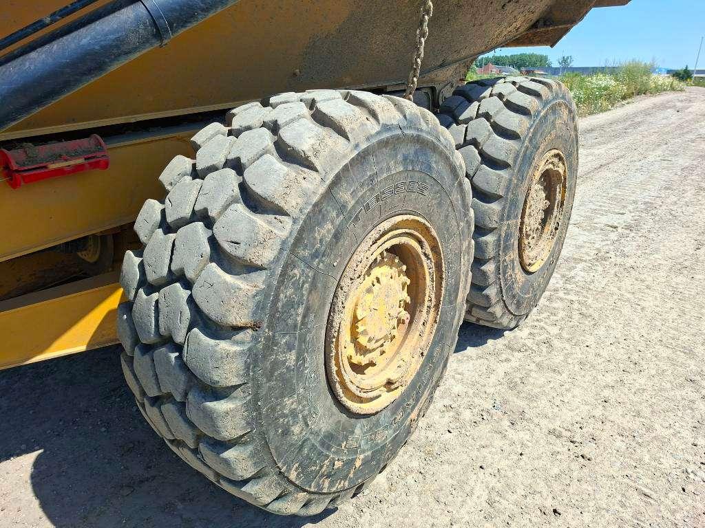 Caterpillar 725C2 Photo 13