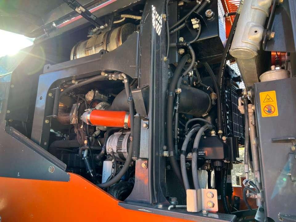 Hitachi ZW250-6 Photo 17