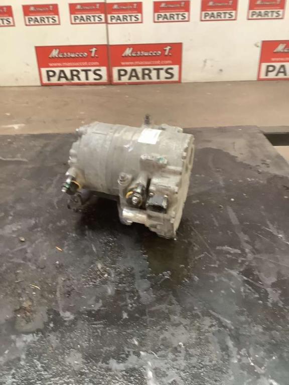 Air conditioning compressor for Volvo FH16 550 6x4 Photo 3