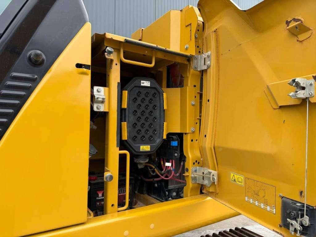Caterpillar 330 07B Photo 12