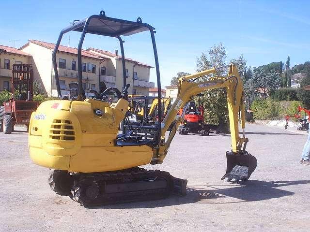 Komatsu PC12 R Photo 3