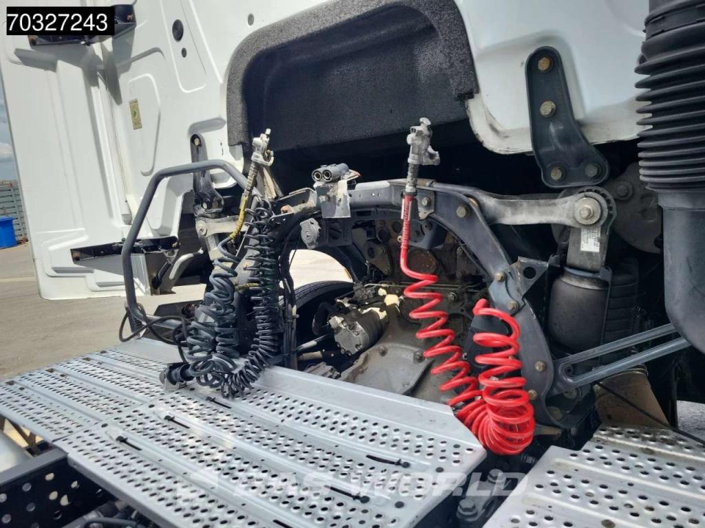 Mercedes-Benz Actros 1842 4X2 StreamSpace Retarder 70% Tyres Photo 12