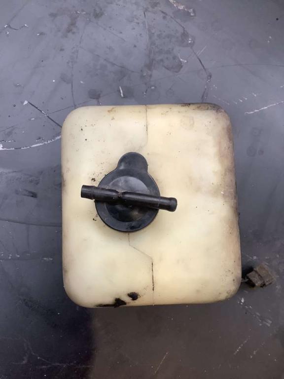 Radiator coolant reservoir for Fiat Hitachi EX 235 Photo 4