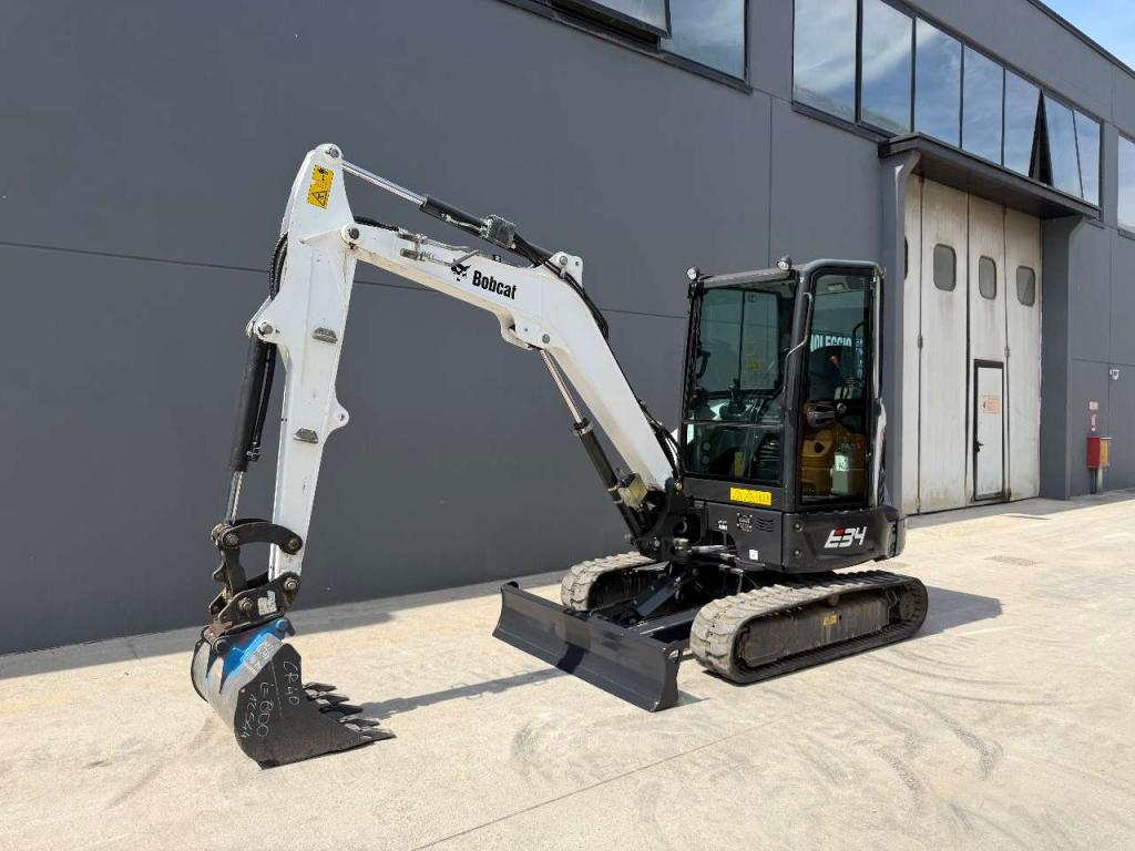 Bobcat E34 Photo 2