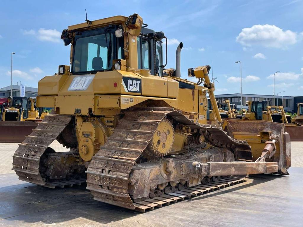 Caterpillar D6T LGP Photo 5