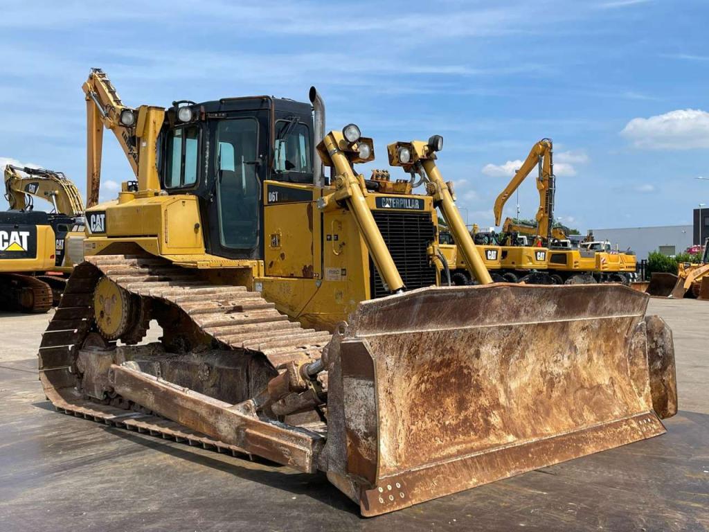 Caterpillar D6T LGP Photo 7
